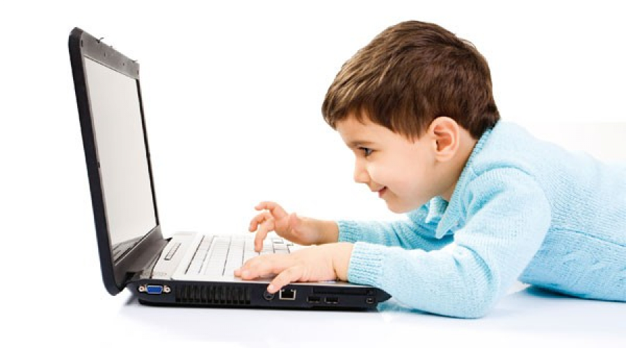 Noi măsuri pentru sporirea siguranţei online a copiilor avizate de Guvern
